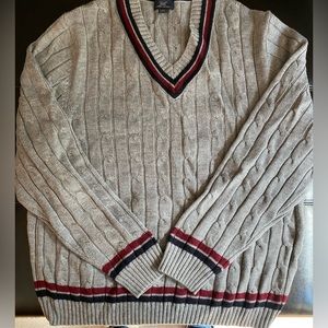 Men’s 346 Brooks Brothers 100% Merino Wool v-neck sweater. Gray. XXL.